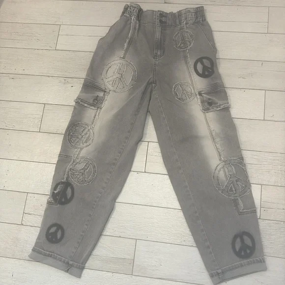 Oli & Hali Gray roomy Jeans with Distinctive Peace Designs - Picture 1 of 8